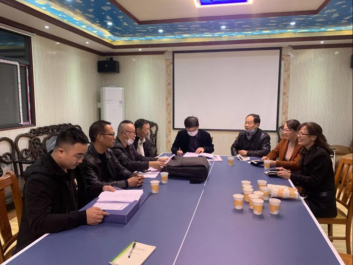 省、市、區(qū)殘聯(lián)**一行來十堰恐龍化工環(huán)氧地坪施工廠家檢查指導(dǎo)工作