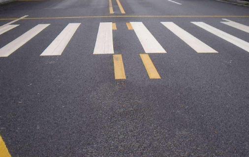 為什么道路上要進行標線施工呢？有什么作用呢？