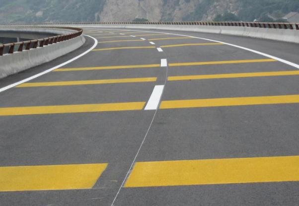 冬天道路標(biāo)線進(jìn)行施工，應(yīng)該注意這些事項(xiàng)！